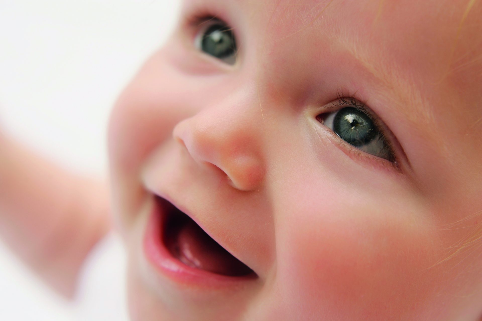 Blije Baby Close Up E1563190182992